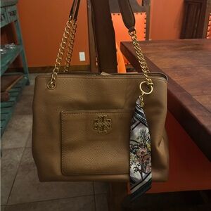 Tory Burch Tan Leather Shoulder Bag with Gold Chain